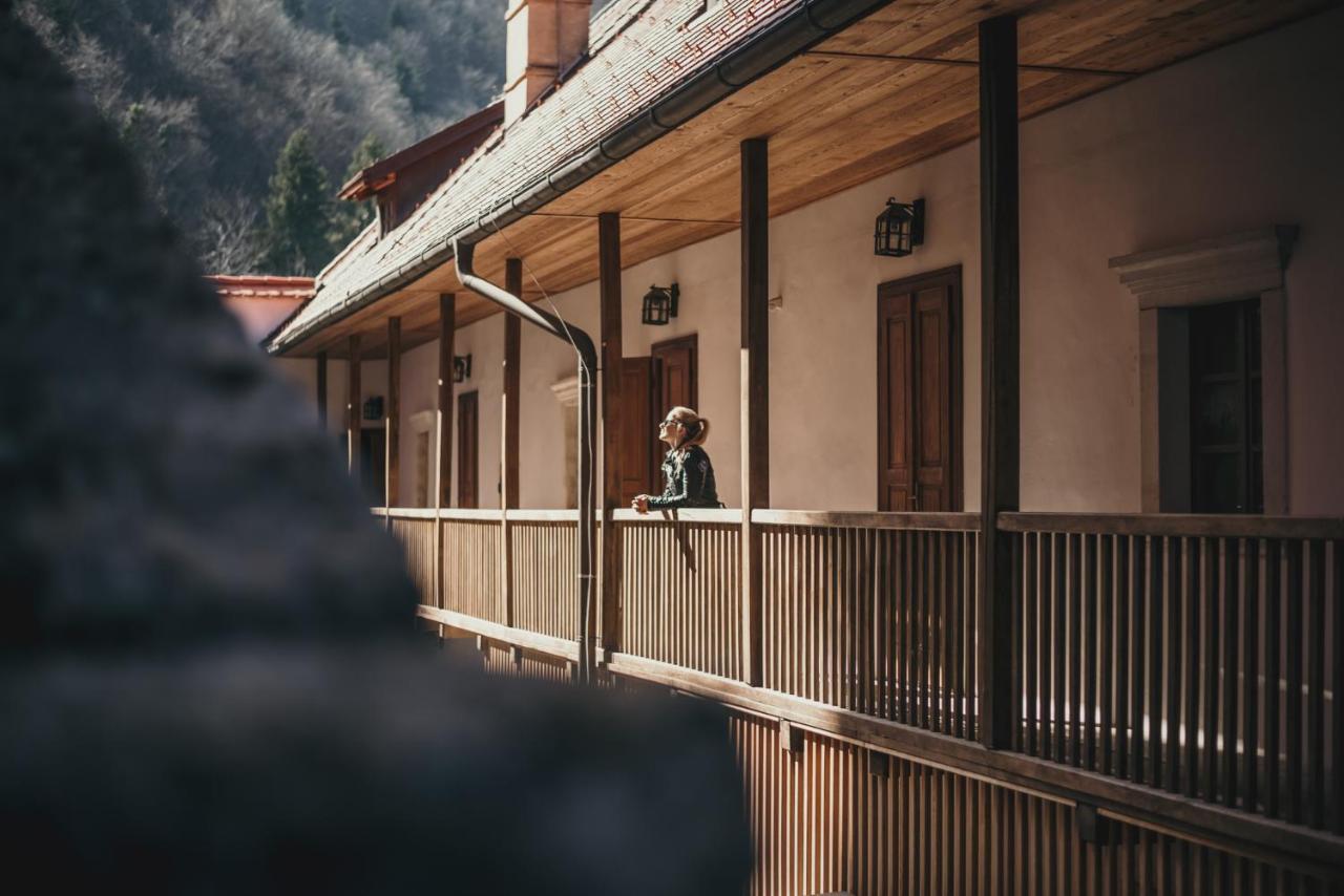 Rooms & Apartments Podsreda Castle Exterior foto