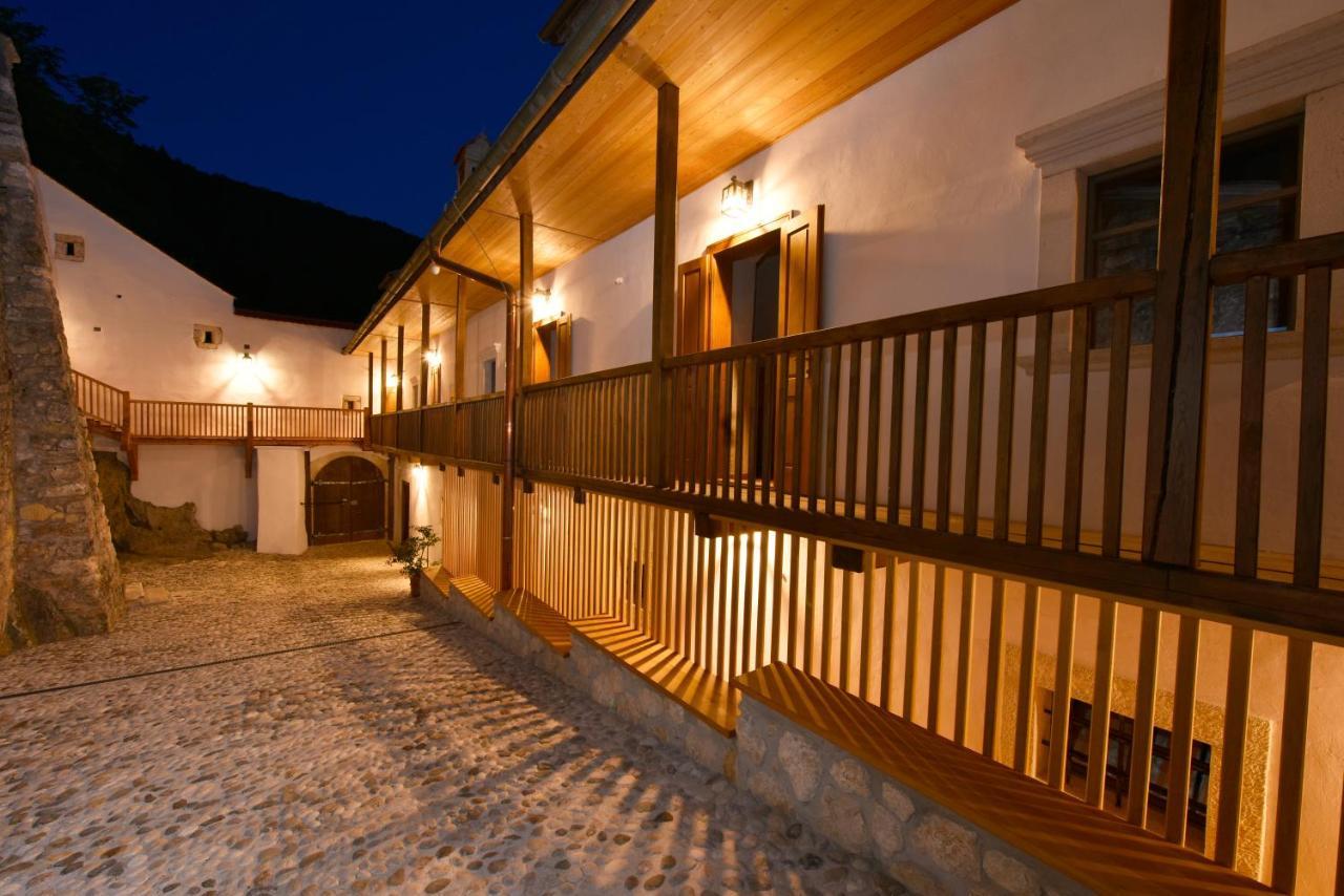 Rooms & Apartments Podsreda Castle Exterior foto