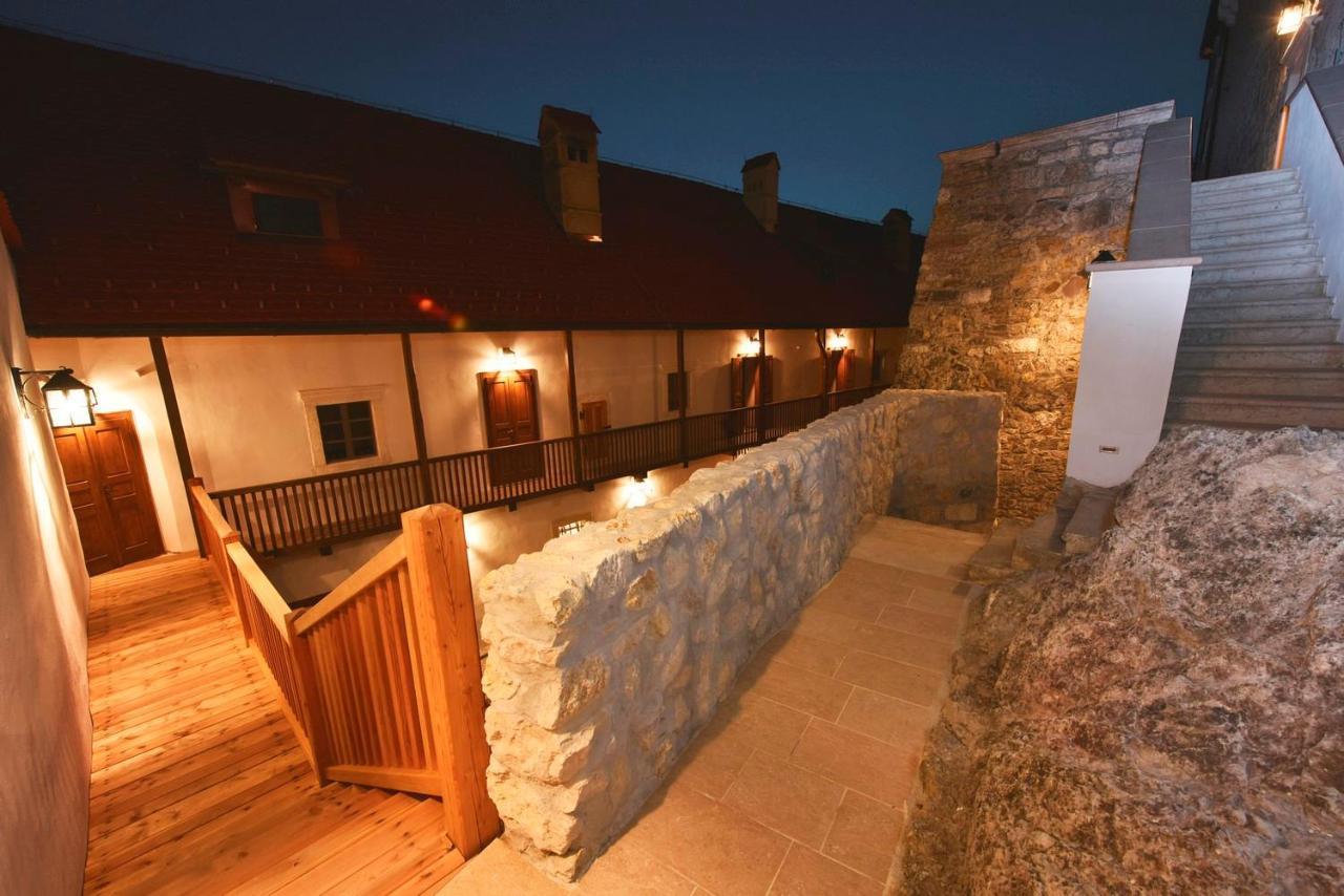 Rooms & Apartments Podsreda Castle Exterior foto